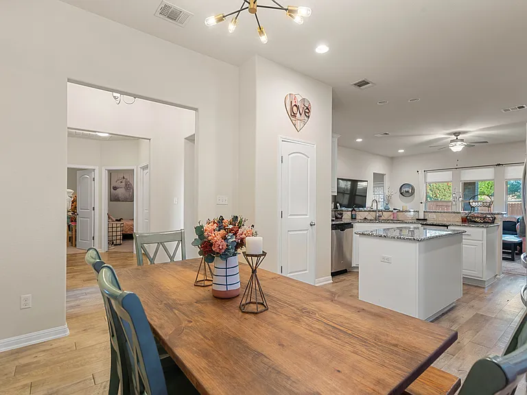 2428 Granite Hill Dr — Photo 20