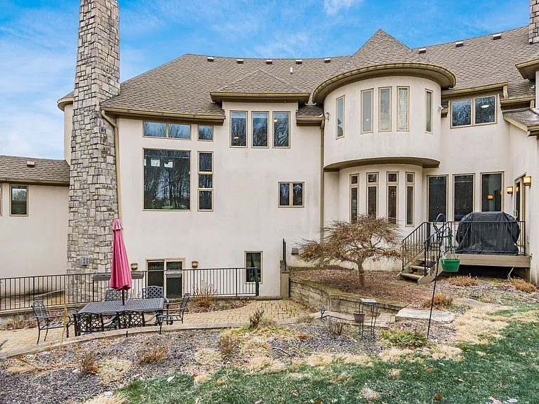 4602 Sandwich Ct — Photo 87