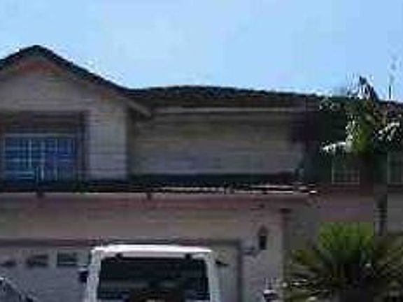 3rd image of 942 Las Rosas Dr
