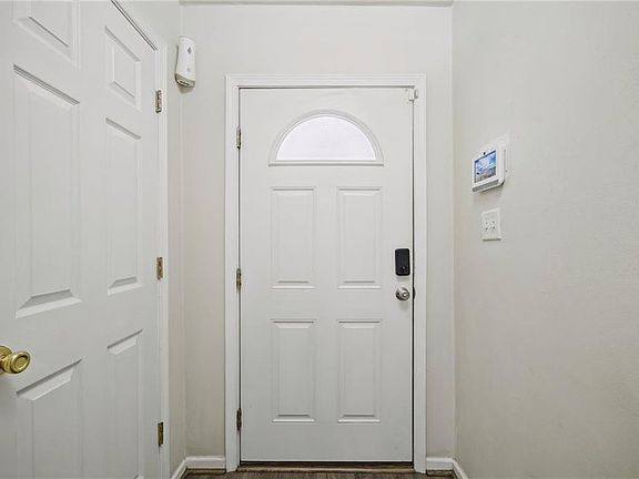 4th image of 4128 Williamson St