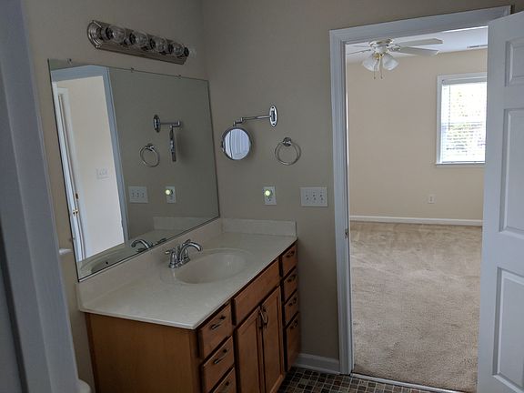 4th image of 1051 Poquoson Ave