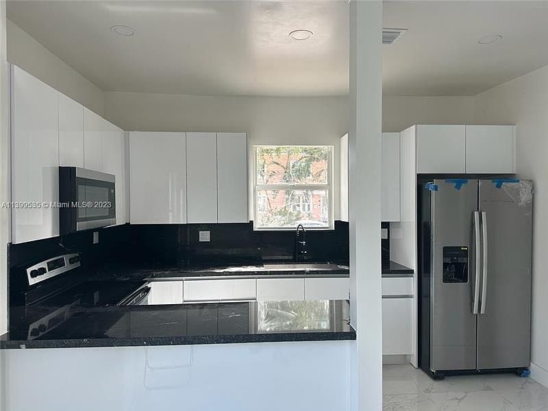 1st image of 437 NE 70th St #B