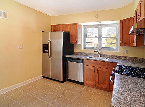 5th image of 11144 Boeger Ct