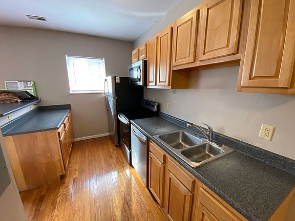 5th image of 41 E 17th Ave APT D