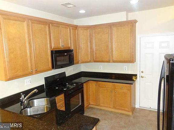 3rd image of 7146 Little Thames Dr
