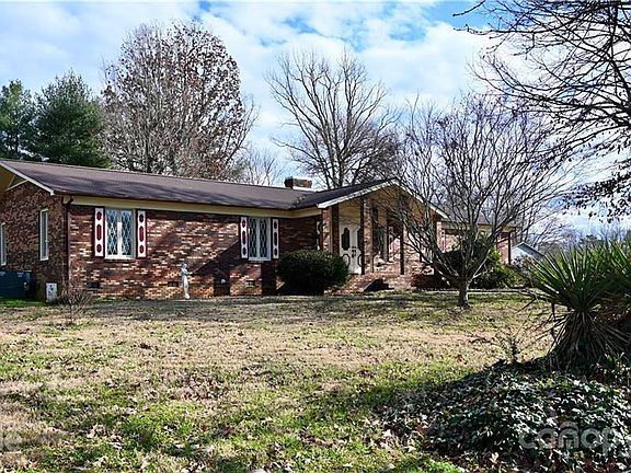 3rd image of 296 Shady Ln