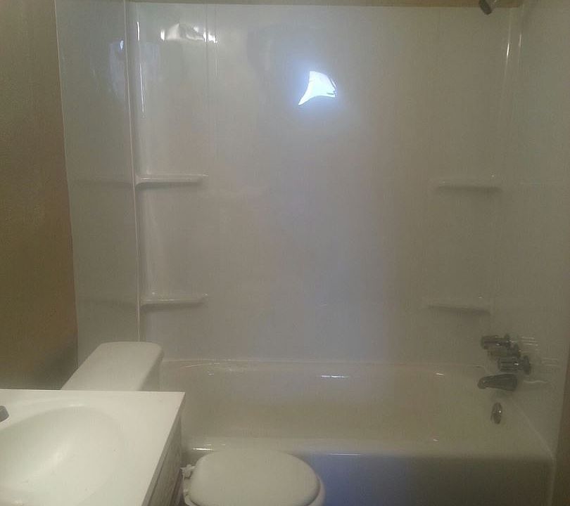 2nd image of 2400 Linden Ave
