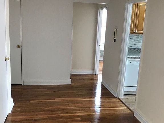 4th image of 102-20 67th Dr #309