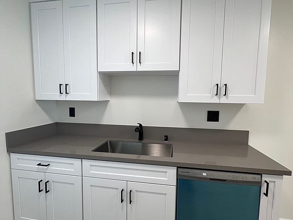 3rd image of 5430 Corteen Pl APT 43