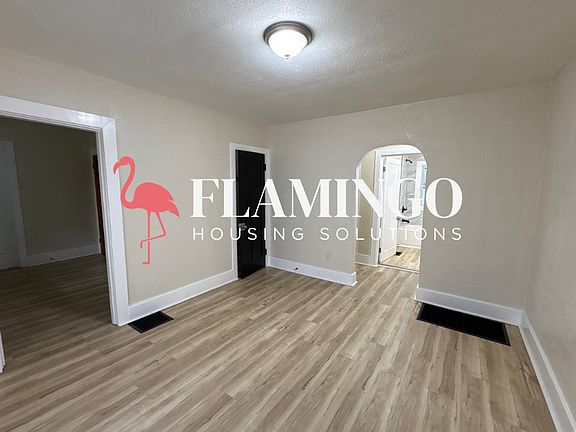 5th image of 329 Westwood Ave