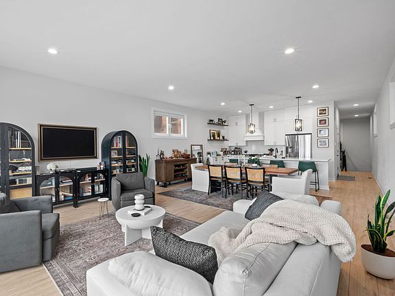 5th image of 1443 N California Ave #1