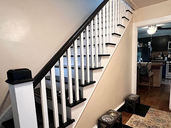 2nd image of 1426 Saint Clair Ave
