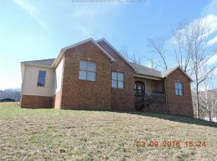 70 Sarah Ln, Madison, WV 25130
