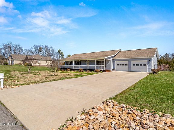 2nd image of 1043 Mountain High Ln