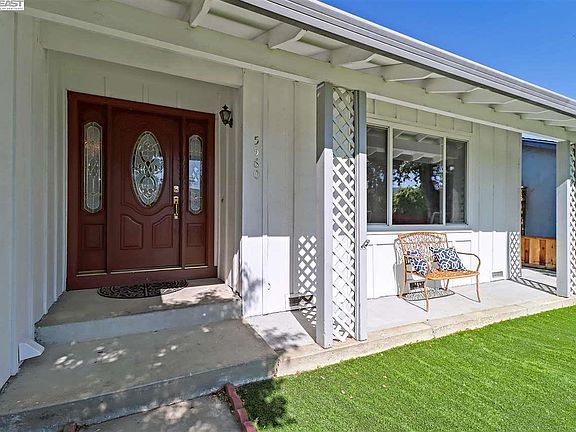4th image of 5560 Chesbro Ave