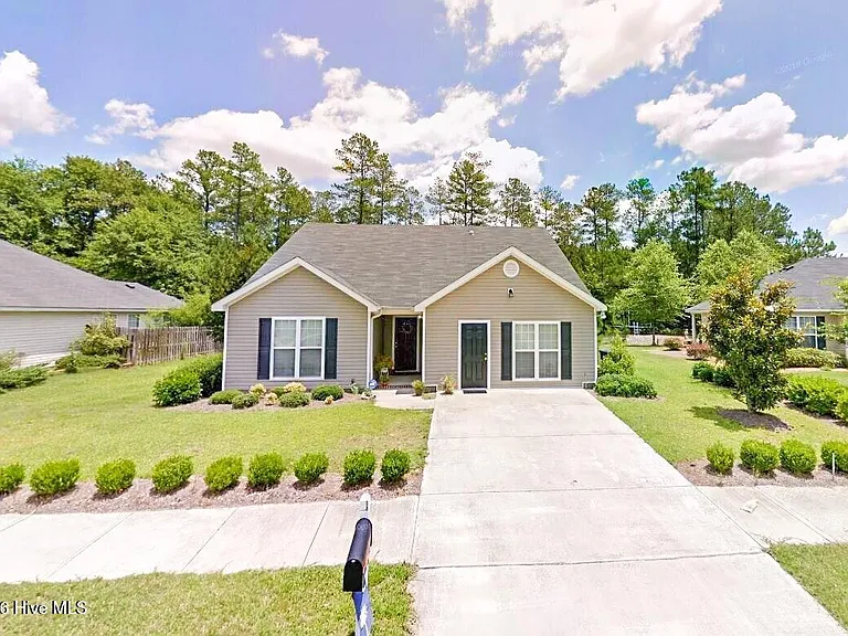 175 Oakland Dr — Photo 1