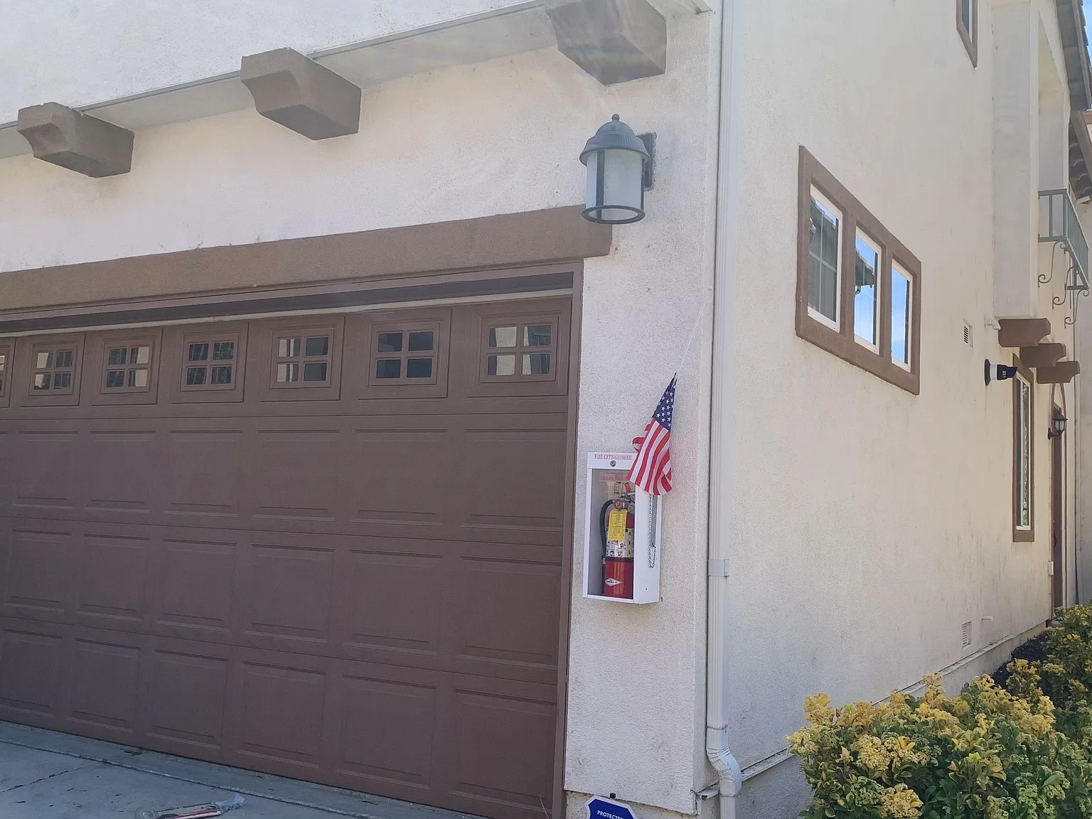 3 bed, 2.5 bath, 1739 sqft, $3,000 — Photo 2