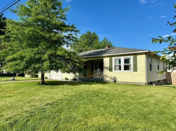 14 Grainey Dr, Glen Carbon, IL 62034