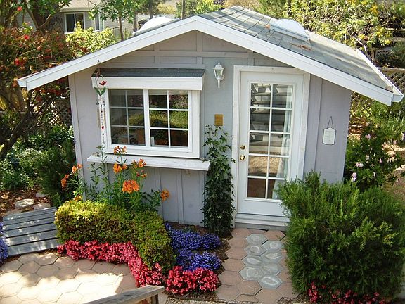 detached office/studio in garden