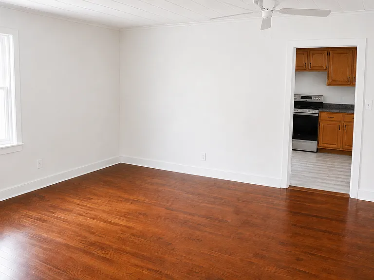 423 Epworth Rd — Photo 3