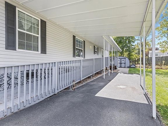 3rd image of 618 Country Vue Ct