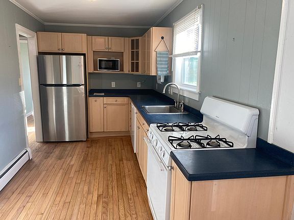 5th image of 82 Quagnut Dr