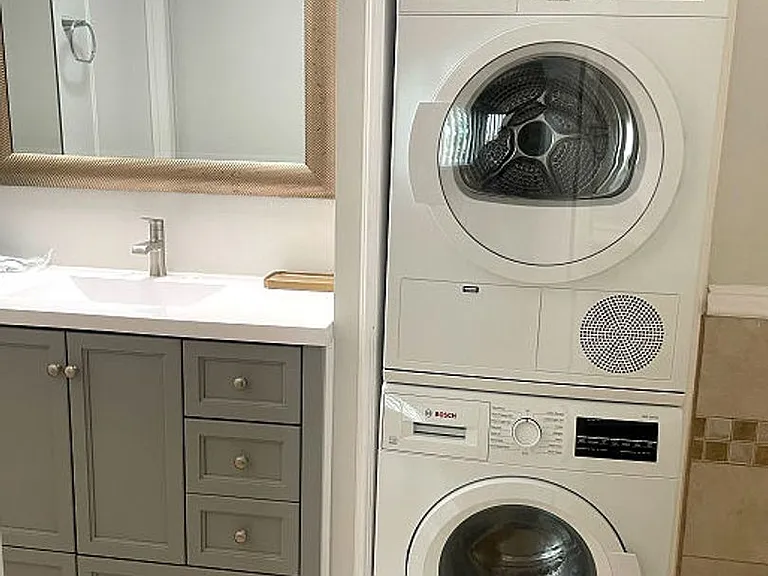 Alhambra @ Studio City Apts. — Photo 64