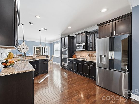 5th image of 5041 El Molino Dr