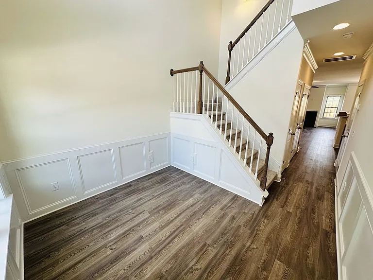 1018 Bonanza Ln — Photo 2