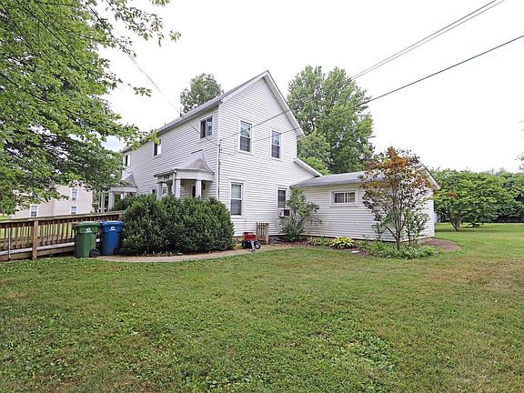 4th image of 548 Linden St Unit 1/2