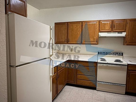 3rd image of 1512 Andrews Dr