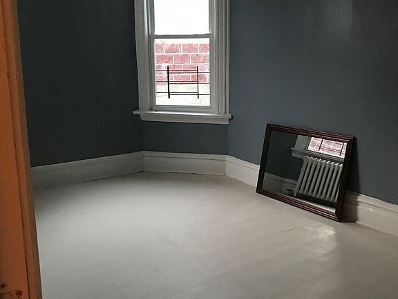 4th image of 836 Olmstead Ave
