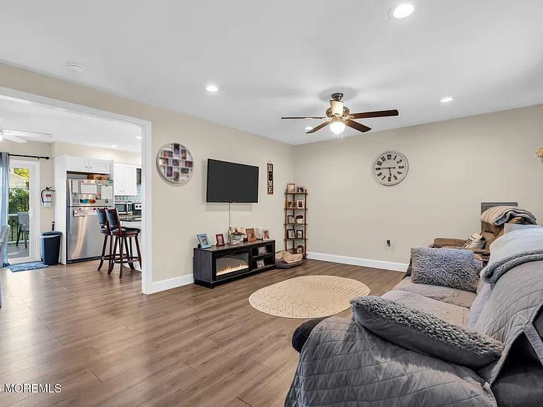 601 Sandra Dr — Photo 11