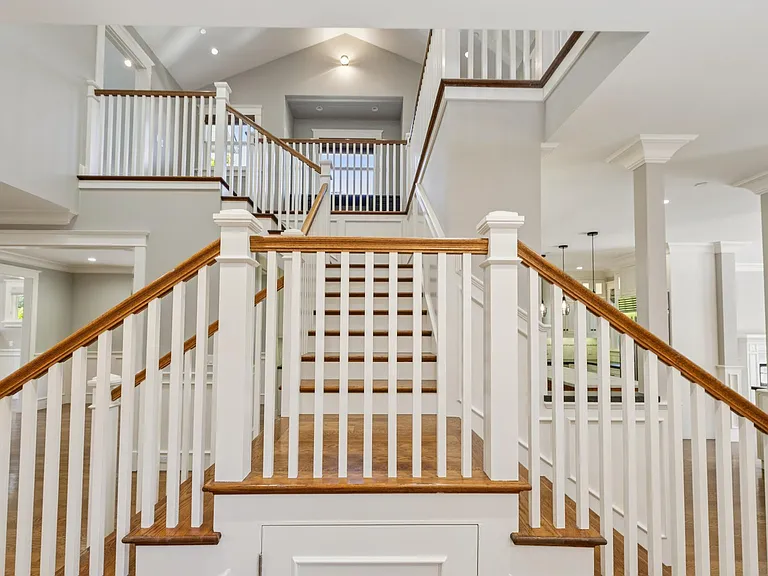 1517 Howard Ave — Photo 36
