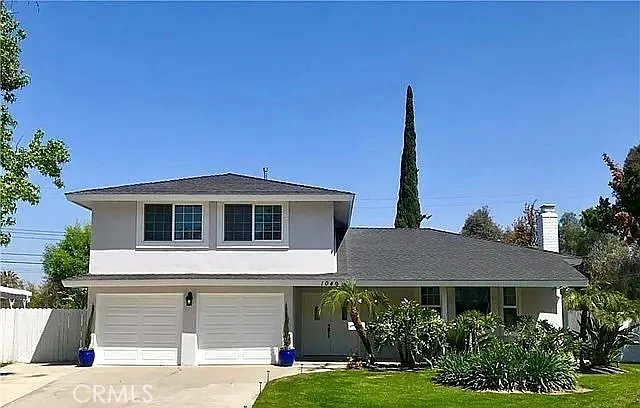 1049 Evergreen Ct — Photo 1