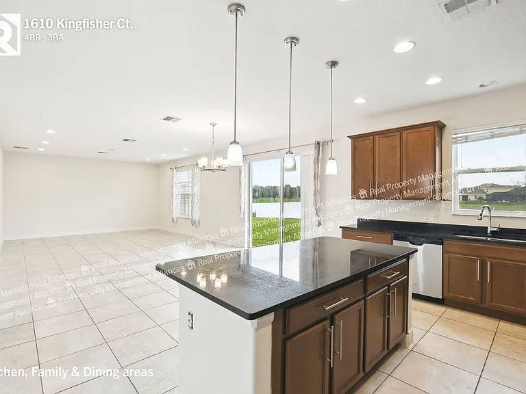 1610 Kingfisher Ct — Photo 6