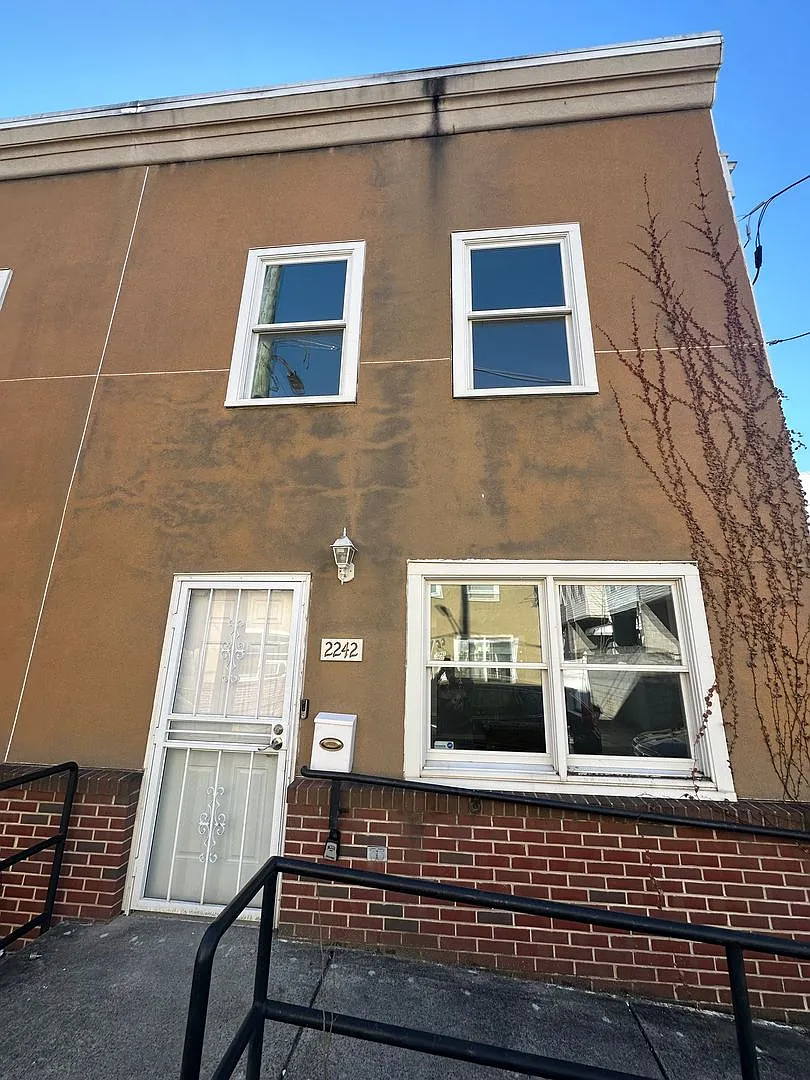 Fully Renovated South Philly Gem EndofRow with Outdoor Space — Photo 1