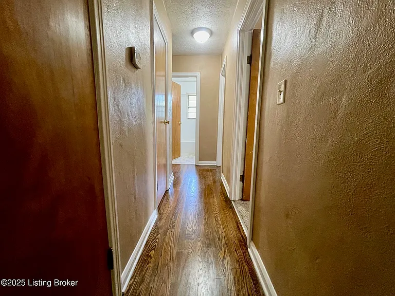 1576 Old Ford Rd — Photo 8