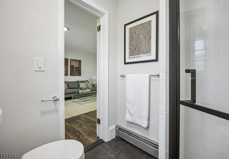 44 Gates Ave #2 — Photo 14
