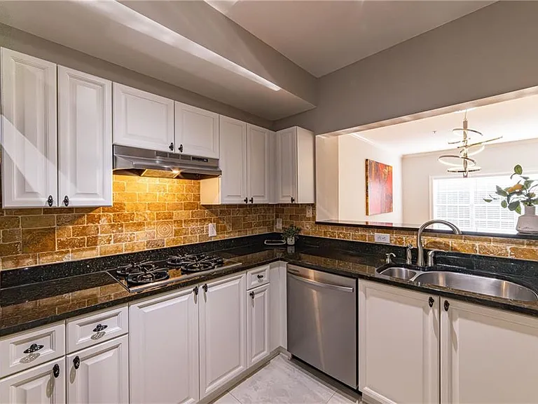 3275 Lenox Rd NE #214 — Photo 9