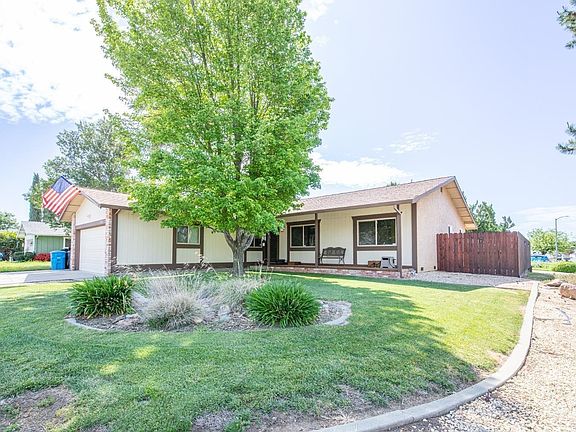 3rd image of 1100 Woodridge Drive