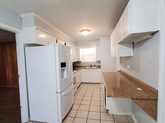 3rd image of 1019 Norcross Dr