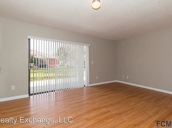 4th image of 15 Woodborn Ln