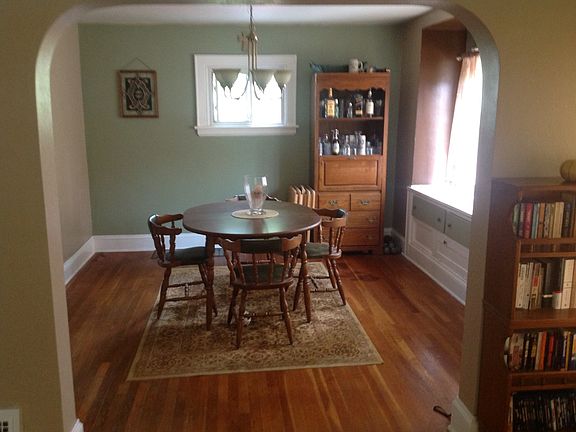 2nd image of 2753 Elmwood St