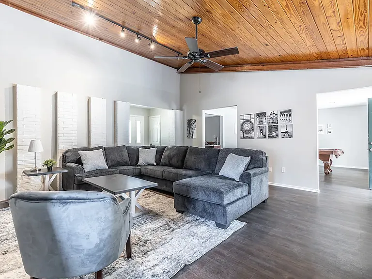 1432 Cheyenne Rd — Photo 1
