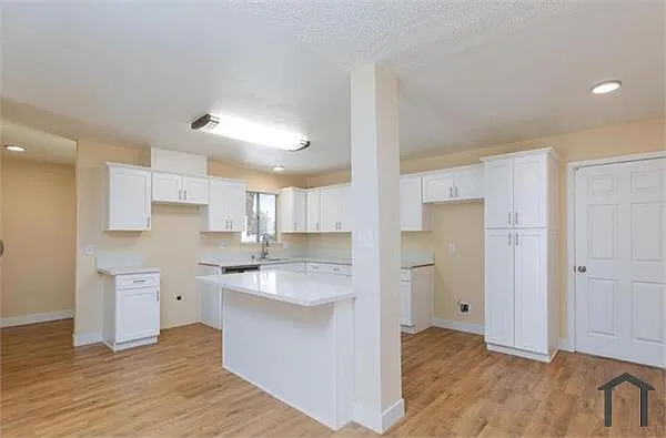 6320 Shawnee Ave — Photo 1