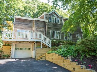 1111 Washington Dr, Centerport, NY