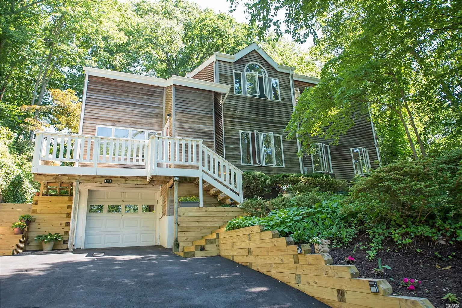 1111 Washington Dr photo 1