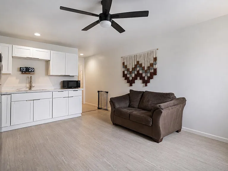 411 Olomana St #C — Photo 2
