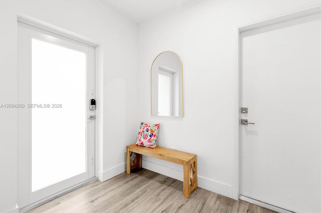 1123 NE 23rd Ter, photo 4